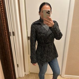 Women’s grey/black coat